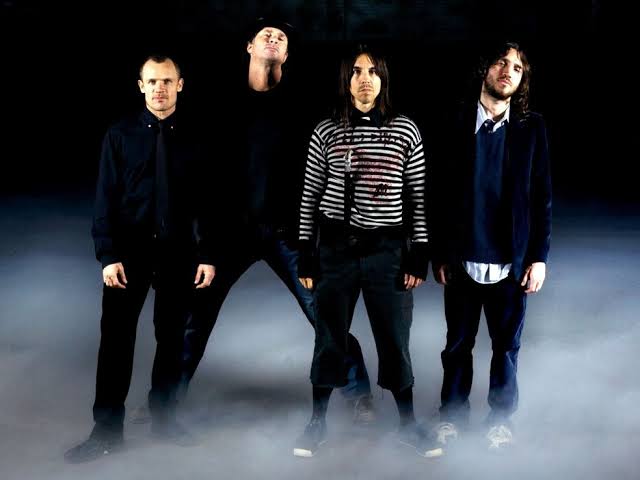 RHCP anuncia retorno de John Frusciante