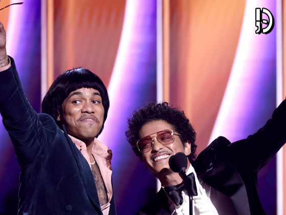 Bruno Mars retira Silk Sonic dos candidatos ao Grammy