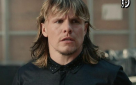 “Lips Like Sugar” escala Tony Cavalero ao lado de Woody Harrelson e Owen Wilson