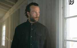 “NCIS: Origins” escala Kyle Schmid para o papel de Mike Franks