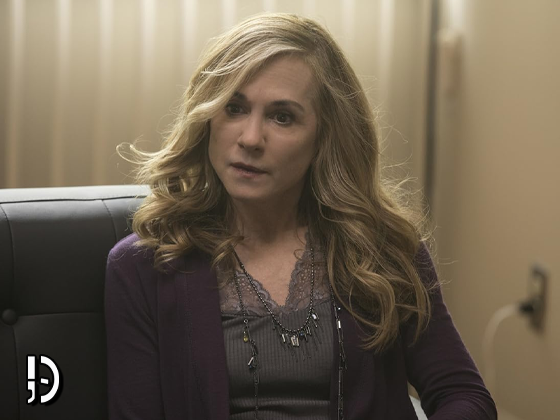 “Star Trek: Starfleet Academy” escala Holly Hunter em papel principal