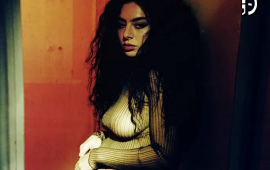 Charli XCX escalada em thriller erótico “I Want Your Sex” com Olivia Wilde