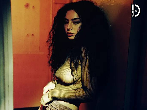 Charli XCX escalada em thriller erótico “I Want Your Sex” com Olivia Wilde