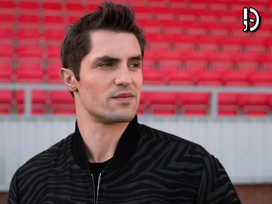 Phil Dunster estrelará série de comédia ao lado de Steve Carell