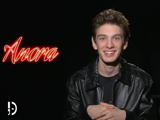 Segundo ano de “Sr. & Sra. Smith” escala Mark Eydelshteyn