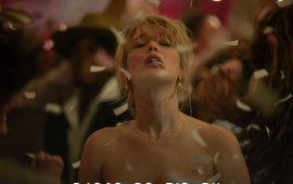 Jennifer Lawrence e Robert Pattinson perdem a calma no trailer de “Morra, Amor”. Confira!