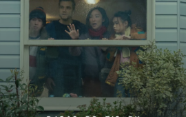 Netflix divulga trailer de “A Última Casa”, suspense com Greta Lee e Wagner Moura