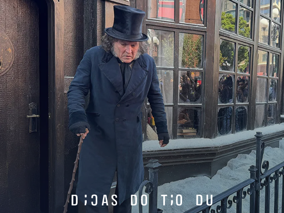 Johnny Depp surpreende em trailer de “Ebenezer e os Fantasmas de Natal”
